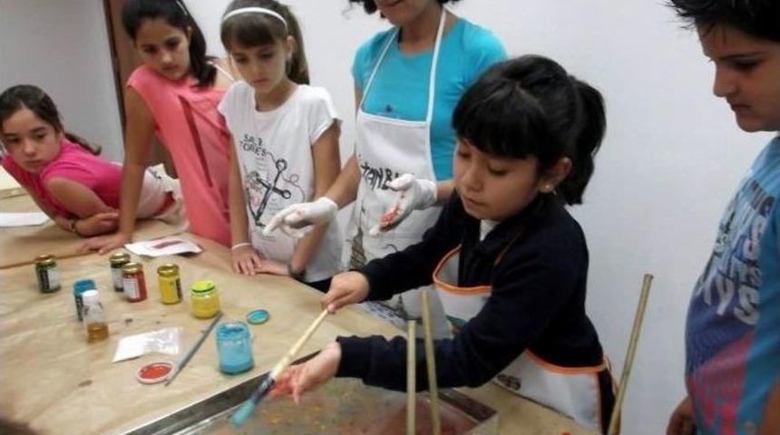 İspanyol &Ccedil;ocuklardan Ebru Sergisi