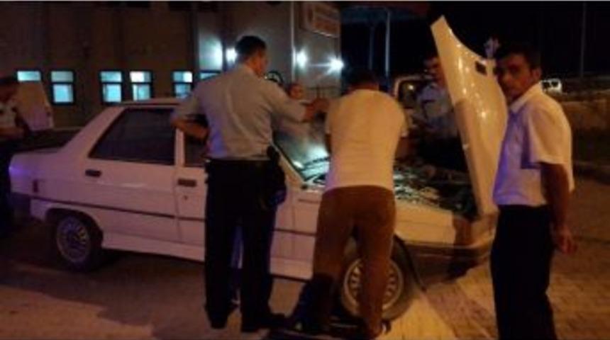 Otomobil Otogarda Alev Aldı