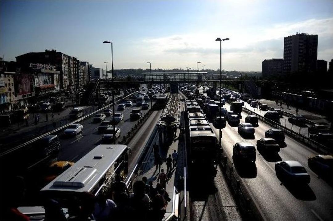 Korkulan Olmadı, Vatandaşlar Toplu Taşımayı Tercih Etti