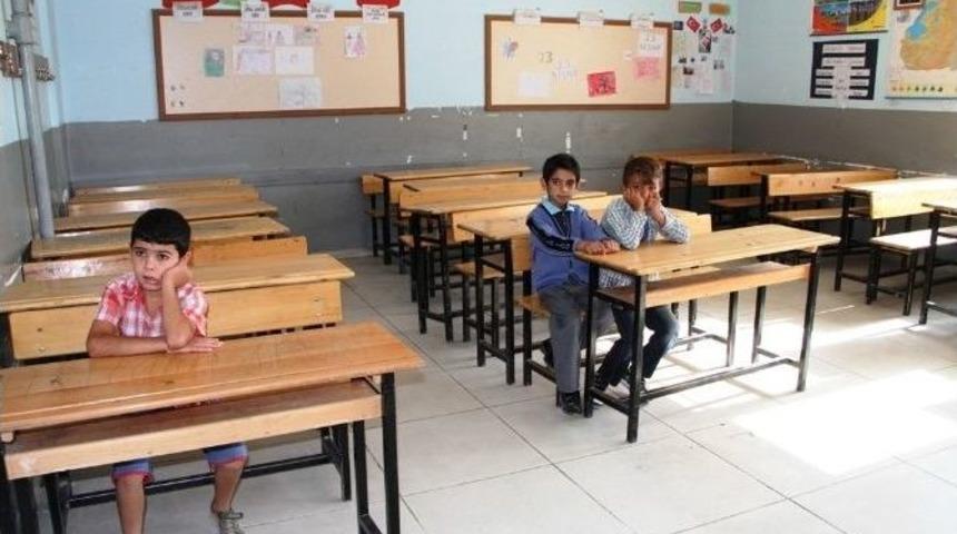 Van&rsquo;da Okullar Boykot Edildi