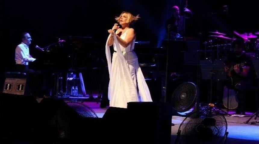 Minik Ser&ccedil;e M&uuml;ziği Bırakıyor