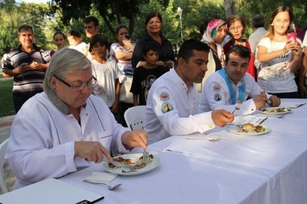 İzmir&rsquo;de Balkan Lezzetleri Yarıştı