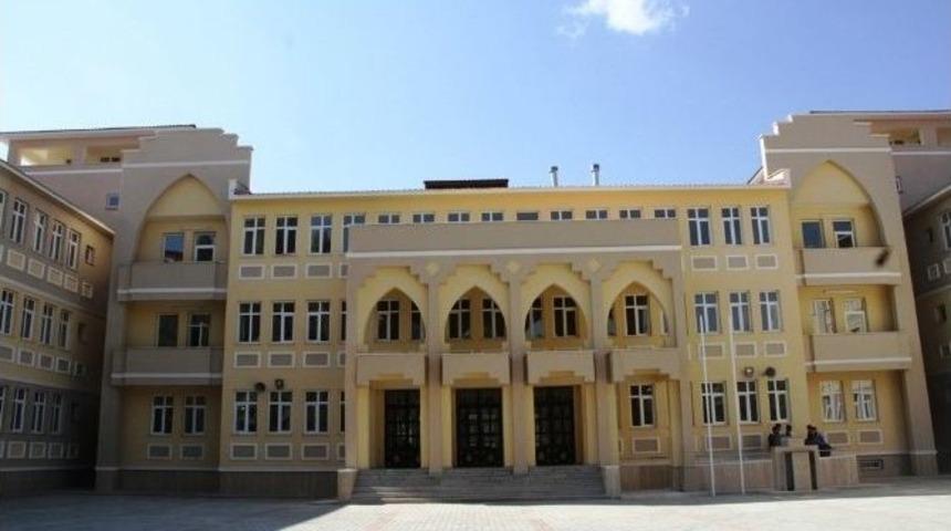 Depremzede &Ouml;ğrencilerin Okul Sevinci