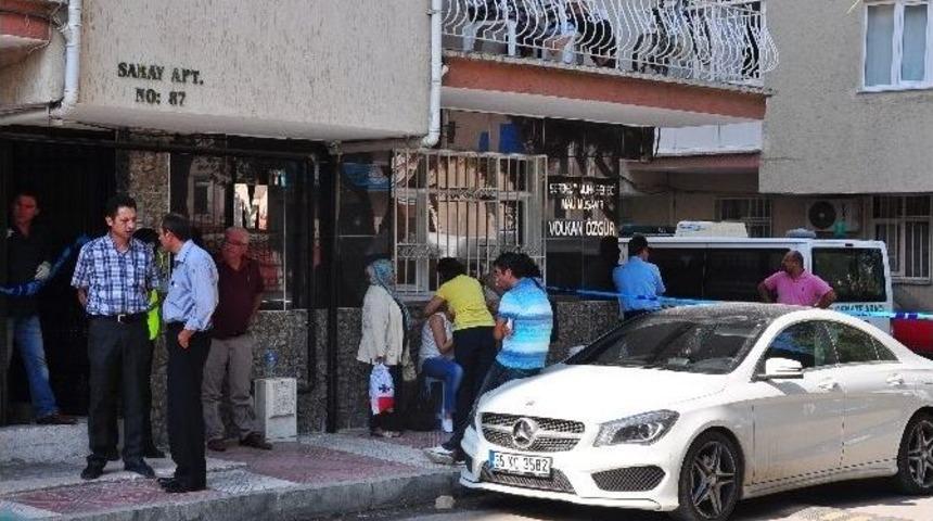 Okul &Ouml;n&uuml;ndeki B&uuml;rosunda İntihar Etti