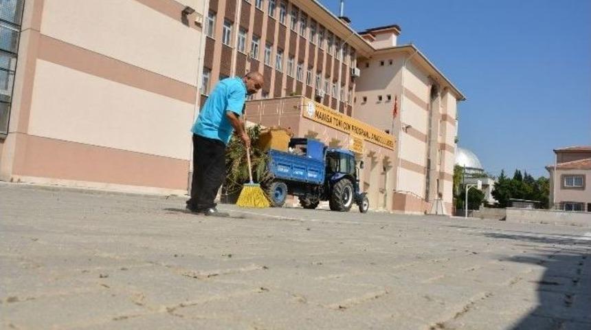 Yunusemre&rsquo;de Okullar Pırıl Pırıl