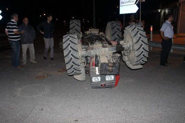 Osmaneli’de Otomobille Traktör Çarpıştı