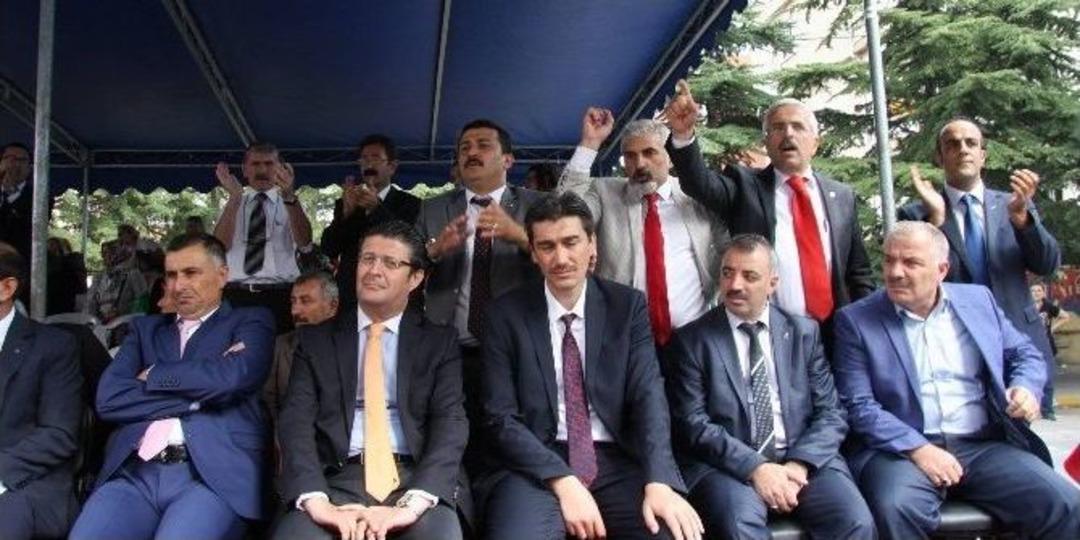 Milli Eğitim M&uuml;d&uuml;r&uuml; Okulda Konuşurken, Protesto Şoku