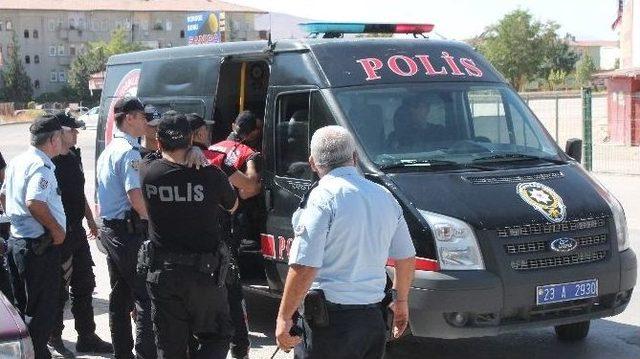 Elazığ Polisi, Öğrenciler İçin Görev Aldı