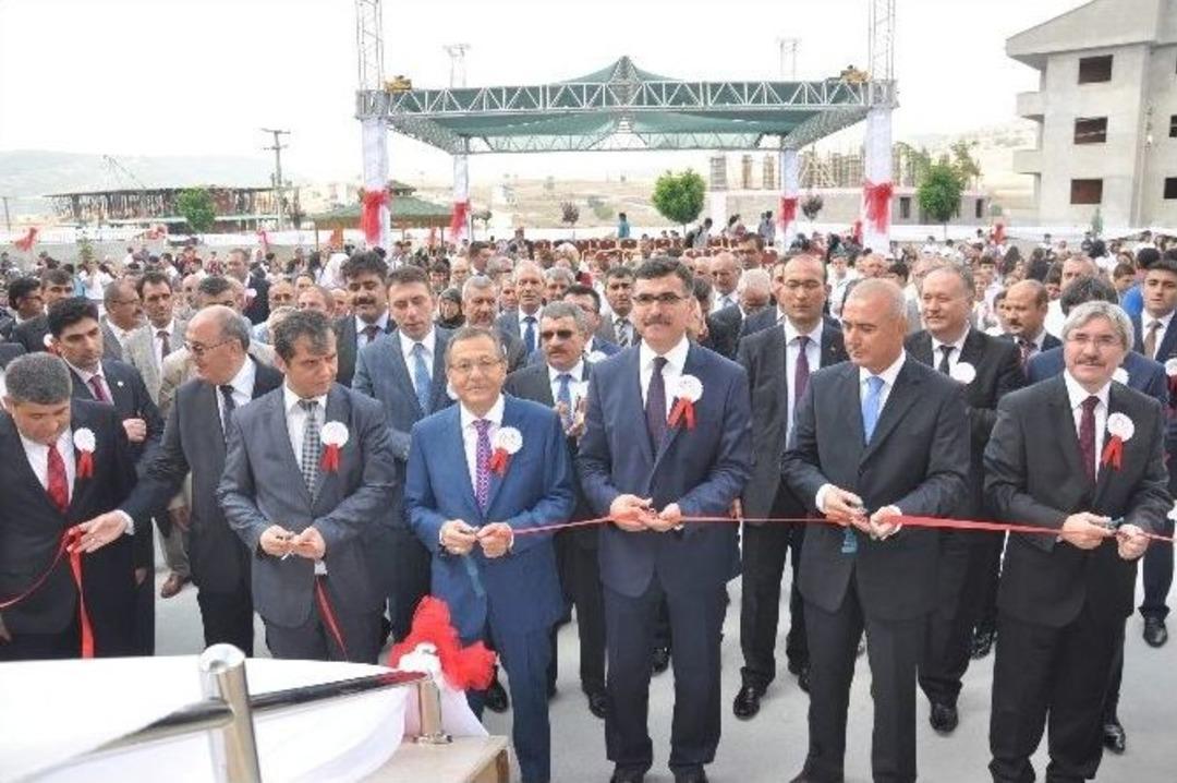 Balıkesir&rsquo;de Eğitim &Ouml;ğretim Yılı T&ouml;renle A&ccedil;ıldı