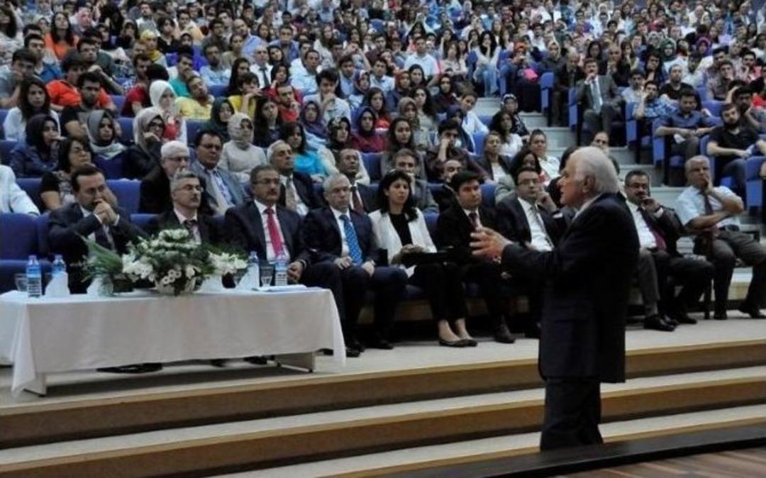 Sel&ccedil;uk&rsquo;ta Yeni Akademik Yıl Başladı