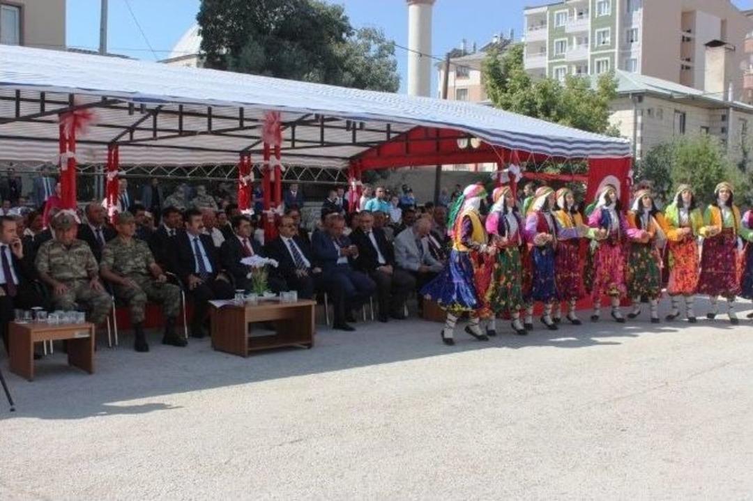 Van&rsquo;da İlk Ders Zili &Ccedil;aldı