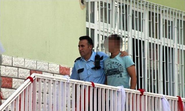 Kaybolan Türk Bayrağı Polisi Alarma Geçirdi