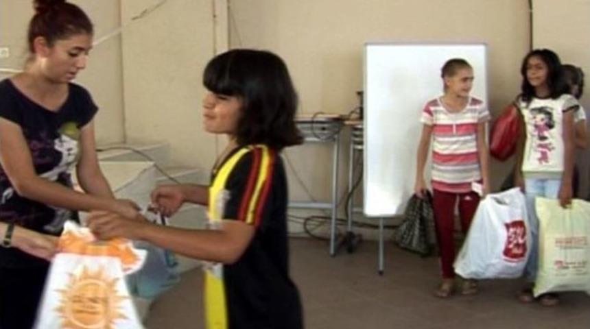Akdeniz Belediyesi Kursiyeri &Ccedil;ocuklardan Ezidi Akranlarına Destek