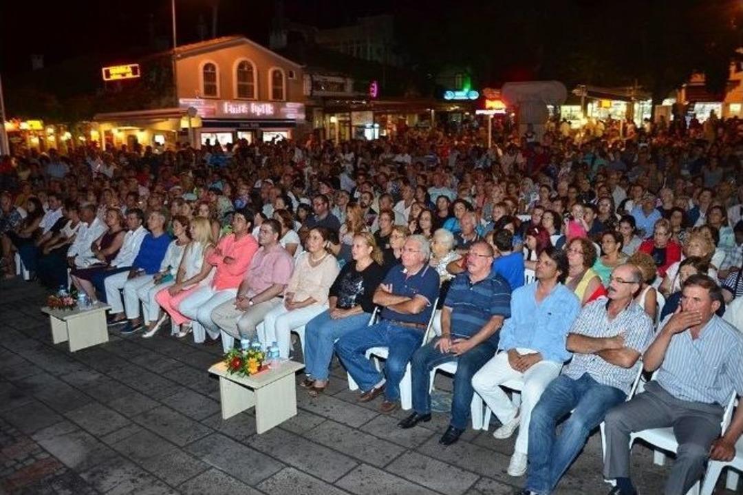 &rsquo;karantinalı Despina&rsquo; M&uuml;zikali Fo&ccedil;a&rsquo;da