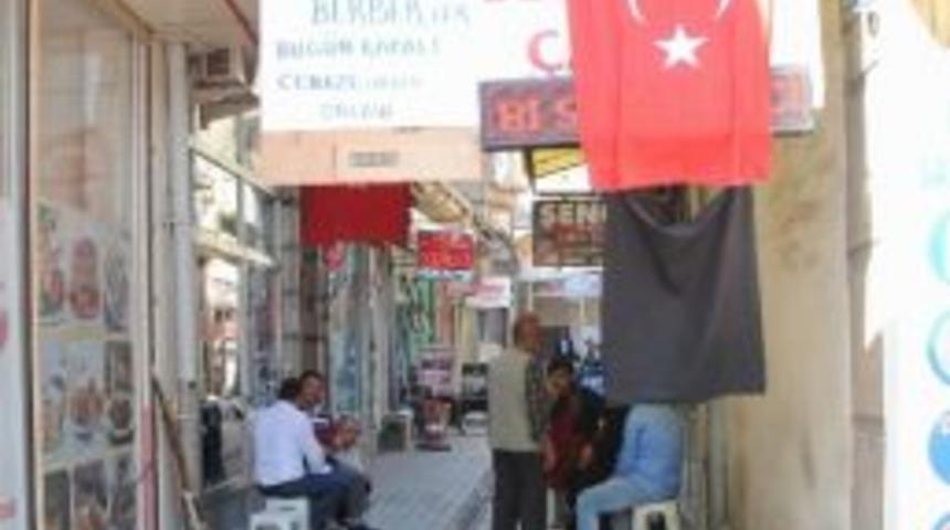 Afyonkarahisar Berberler &Ccedil;arşısı&rsquo;ndan Bir G&uuml;nl&uuml;k Yas İlan Edildi