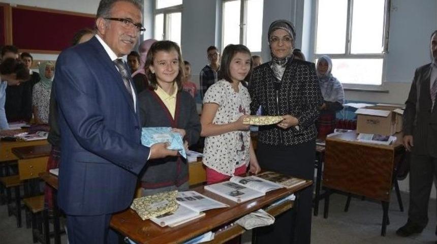 Meram Belediyesi&rsquo;nden &Ouml;ğrencilere Kırtasiye Seti