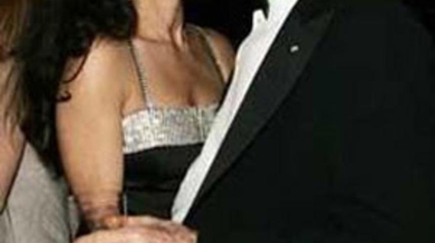 &Ccedil;ocukları yaşındakilerle aşk yaşayanlar!