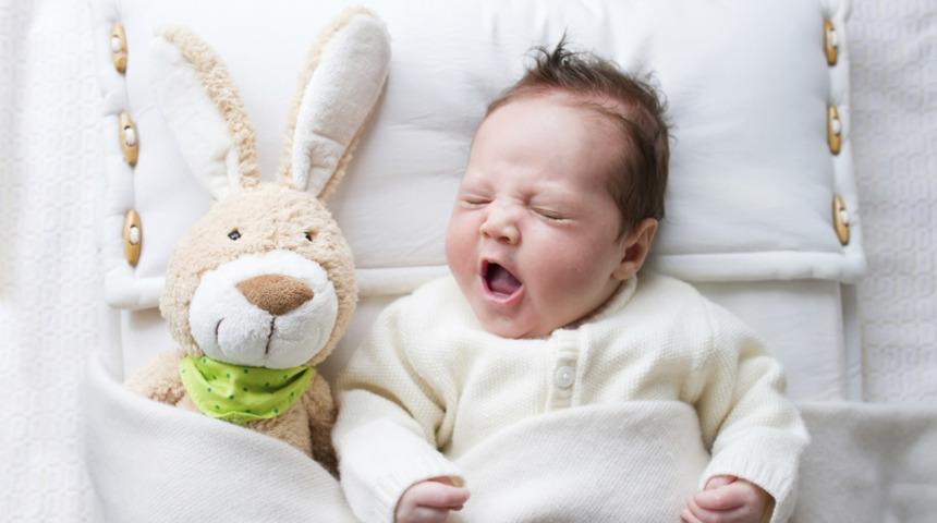 Bebeklerde uyku d&uuml;zeni nasıl sağlanır? 