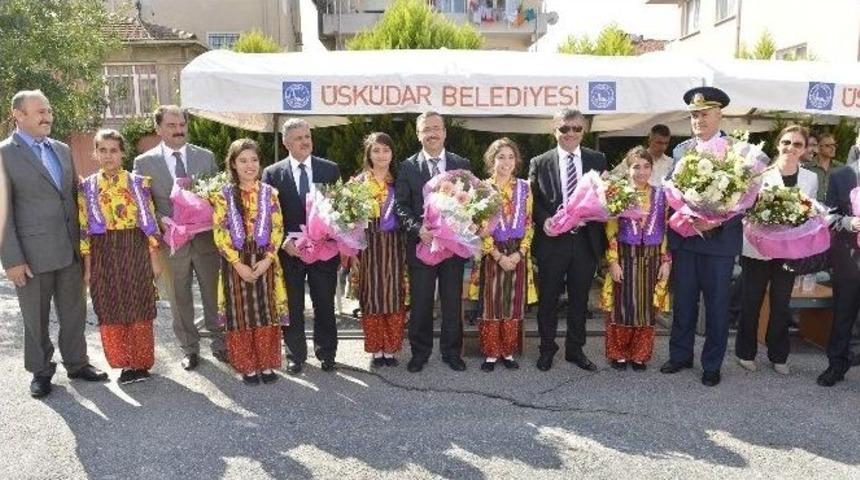 Okula Başlayan &Ouml;ğrencileri &ldquo;kumru&rdquo; Karşıladı