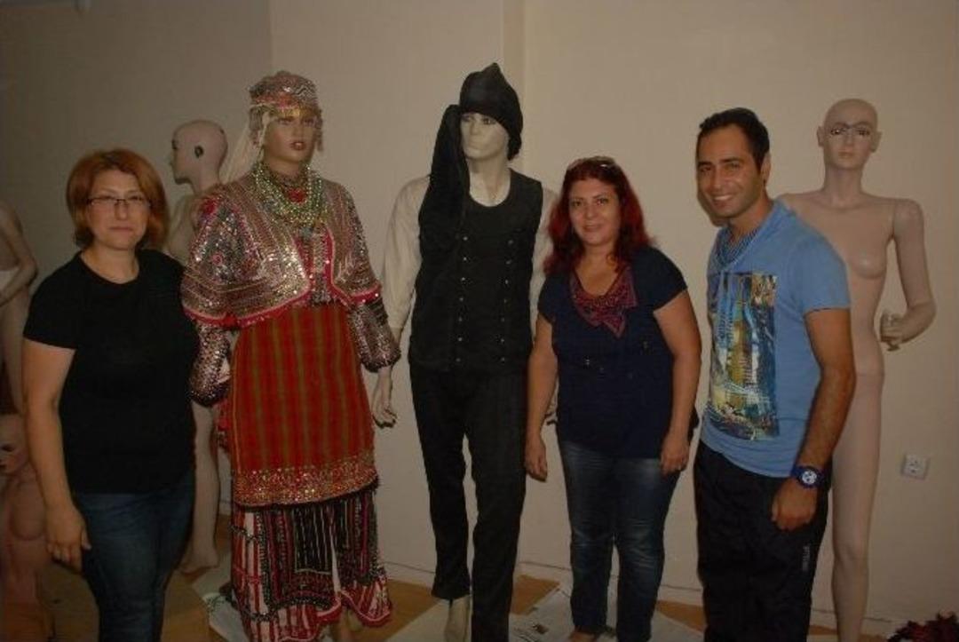 El Ele Verip Birlikte Y&uuml;r&uuml;yecekler