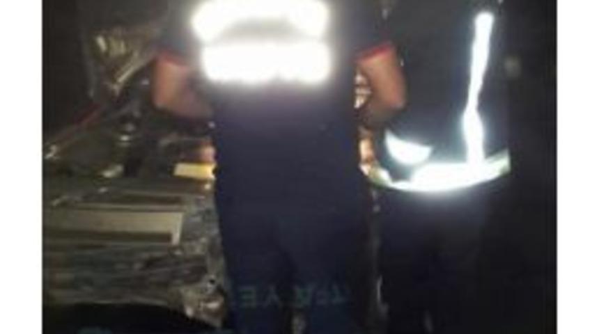 İki Otomobil &Ccedil;arpıştı: 1 Yaralı