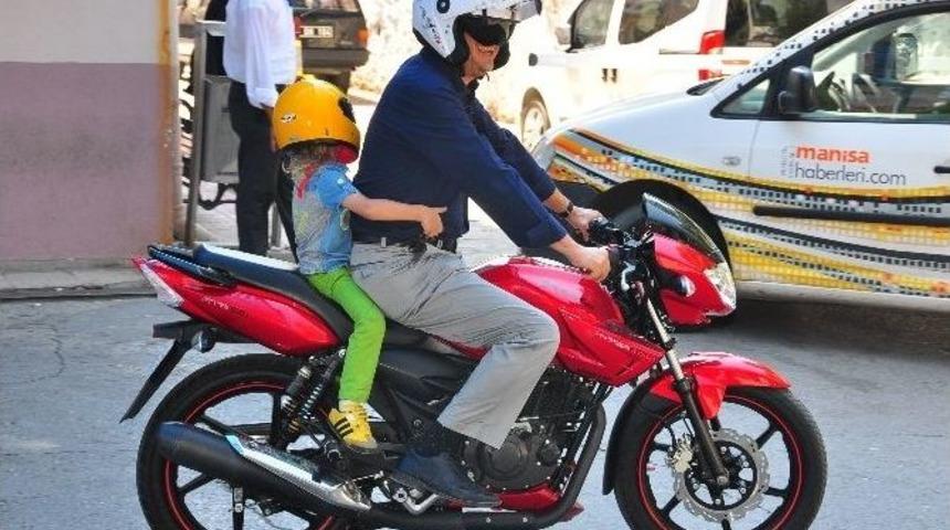 Trafikte &Ouml;rnek Davranış