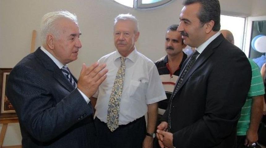 Başkan &Ccedil;etin, &Ccedil;ağ &Uuml;niversitesi&rsquo;nde Sergi A&ccedil;tı