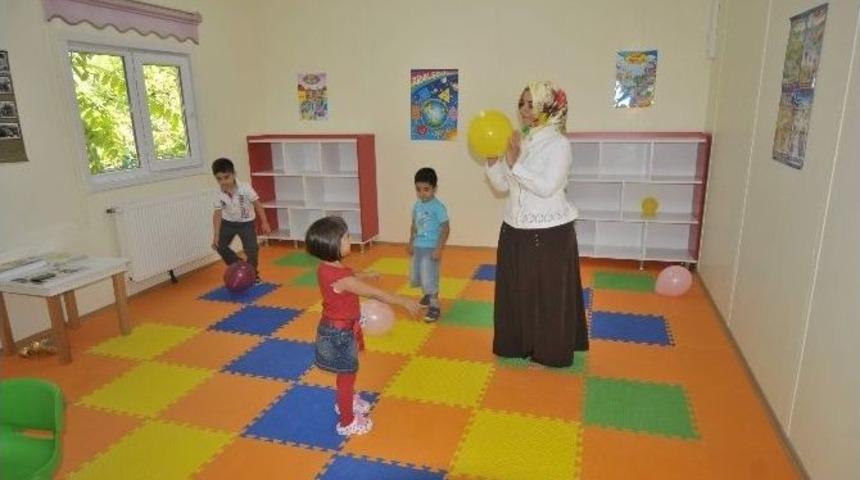 İ.ü’de Çocuk Kreşi Ve Gündüz Bakım Evi Hizmete Açıldı