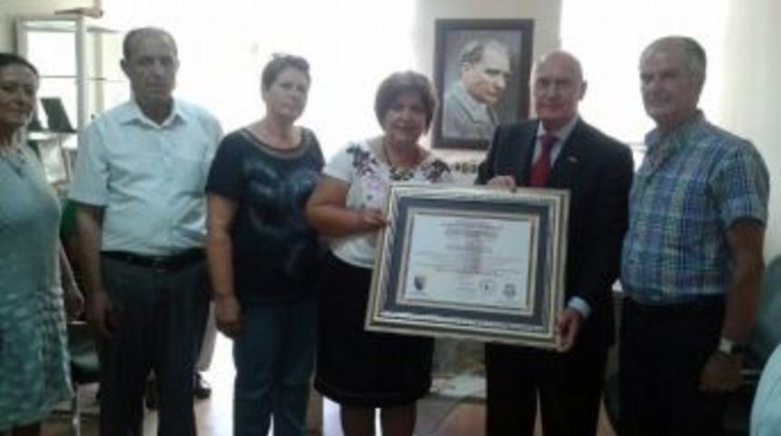 Bosna-hersek Fahri Konsolosundan Urla Kızılay&rsquo;a Ziyaret