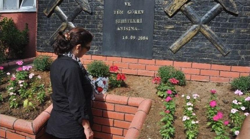 G&ouml;revinin Başında &Ouml;ld&uuml;r&uuml;len İşletme M&uuml;d&uuml;r&uuml; Anıldı