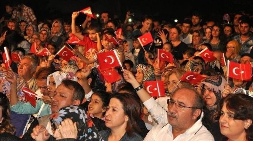 Karacabey&rsquo;in Kurtuluşu Konserle Kutlandı