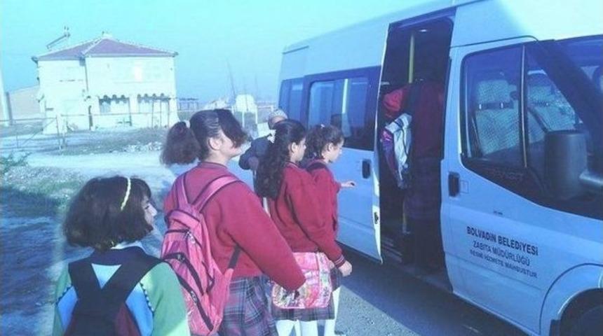 Bolvadin Belediyesi&rsquo;nin &Ouml;ğrenci Taşıma Uygulamasına Devam Ediyor