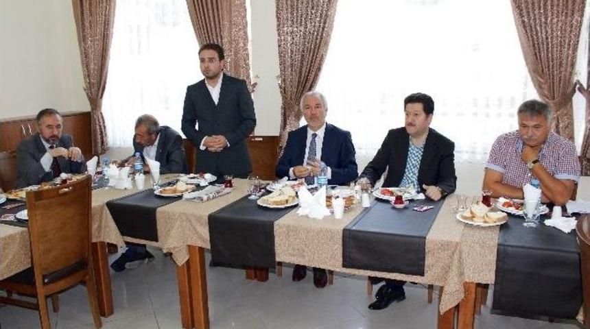 Ensar Vakfı&rsquo;ndan &rsquo;k&uuml;tahya &Ouml;ğrencisine Sahip &Ccedil;ıkıyor&rsquo; Kampanyası