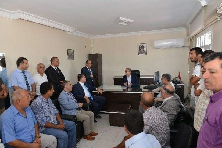 Vali Büyük Muhtarlarla Bir Araya Geldi G3