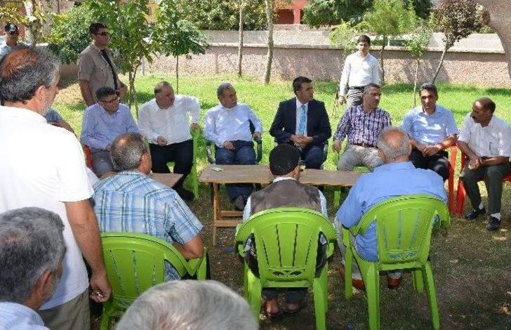 Vali Büyük Muhtarlarla Bir Araya Geldi G5