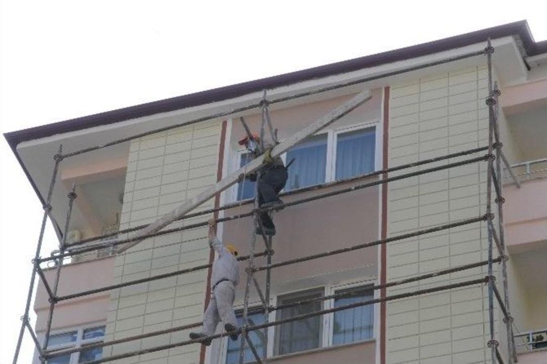 (&ouml;zel Haber) &Ouml;l&uuml;me Meydan Okuyan İnşaat İş&ccedil;ileri