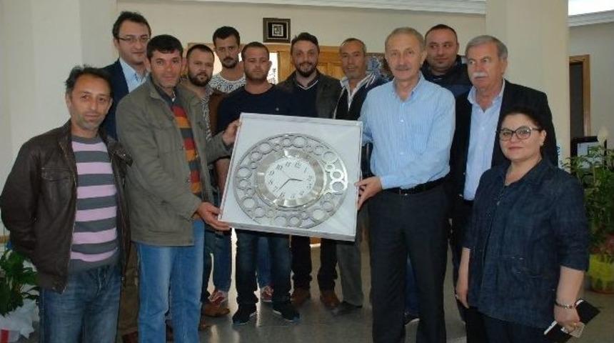 Didim İ&ccedil;in Elini Taşın Altına Koyan Bir Avu&ccedil; G&ouml;n&uuml;ll&uuml;