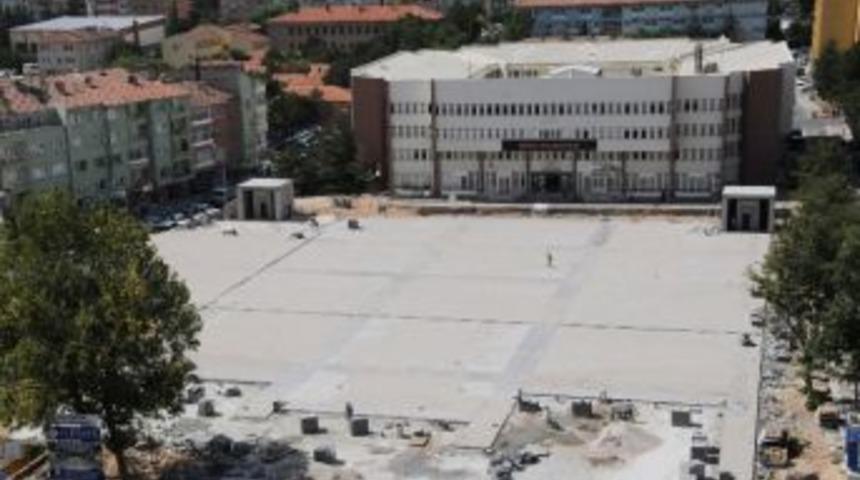 Niğde&rsquo;nin De Artık Bir Meydanı Var