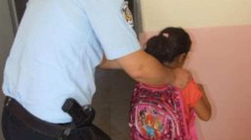 Polis&rsquo;den &Ouml;ğrencilere Kırtasiye Yardımı