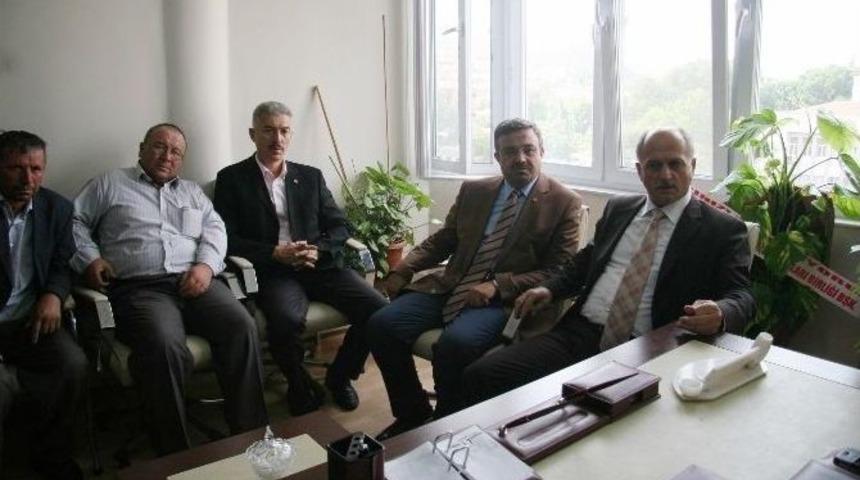 13 Kuaf&ouml;r Ve Berberin &Ouml;ld&uuml;ğ&uuml; Otob&uuml;s Kazası