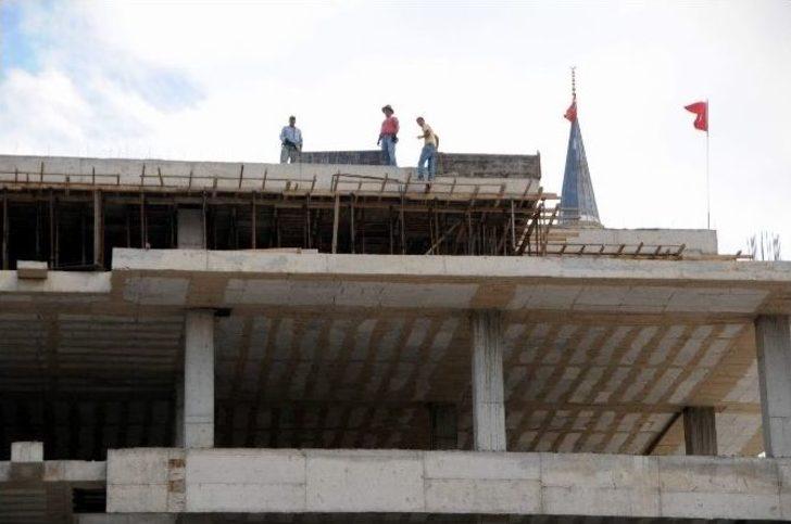 İnşaatlarda Tehlikeli İşçilik Devam Ediyor G4