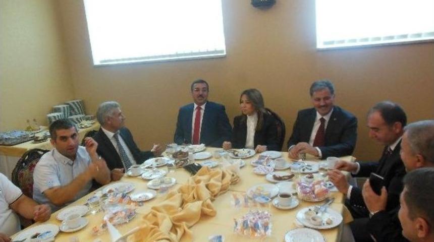 Ak Parti Heyetinden Genel Merkez Ziyareti