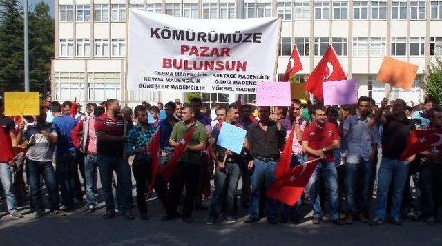 Gediz’de İşsiz Kalan Kömür İşçilerinden Protesto