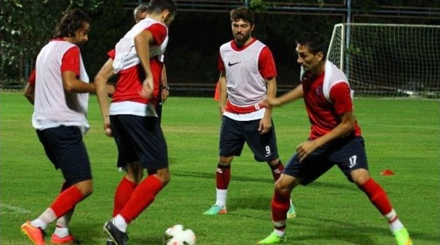 Mersin İdmanyurdu&rsquo;nda &Ccedil;aykur Rizespor Ma&ccedil;ı Hazırlıkları S&uuml;r&uuml;yor