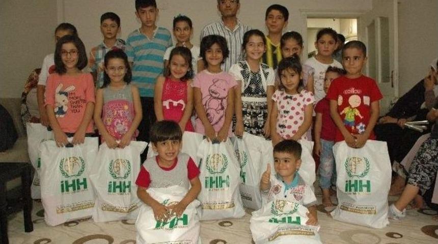 İhh&rsquo;dan, 200 Yetim &Ccedil;ocuğa Kırtasiye Yardımı