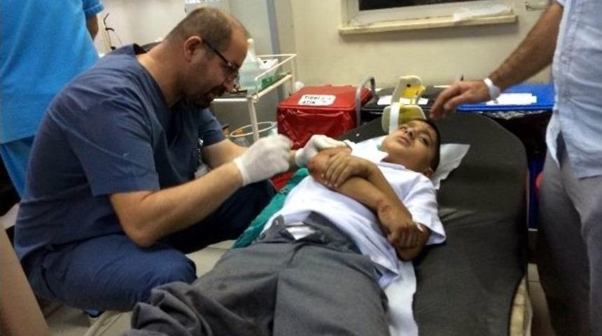 (&ouml;zel Haber) Tır&rsquo;ın Altına Girdi, 9 Yaşındaki Yaralı &Ccedil;ocuğu Bırakıp Ka&ccedil;tı