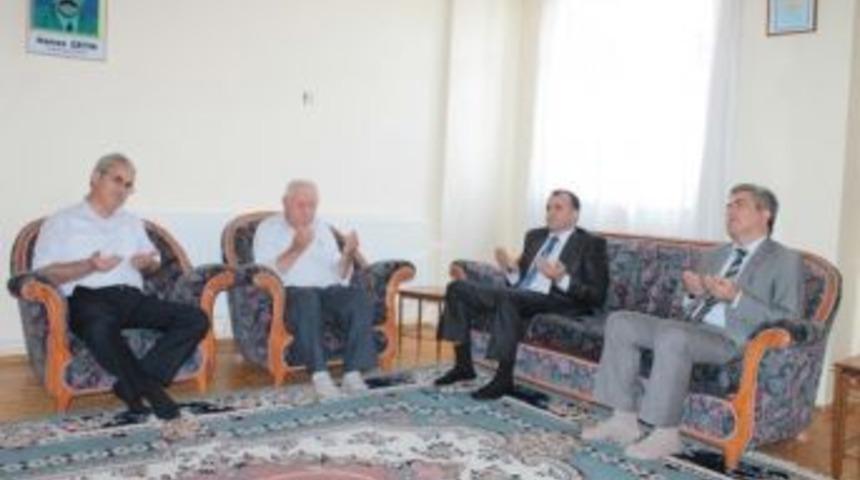 Sultanoğlu, Şehit &Ouml;ğretmenin Ailesini Ziyaret Etti