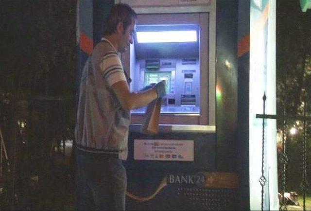 (özel Haber) Bursa’da Atm’ye Yapışkanlı Düzenek