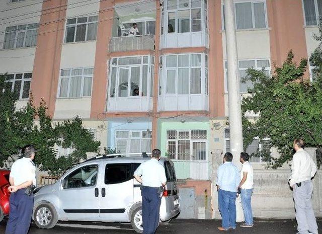 İntihar Girişiminde Bulunan Şahsı Polis İkna Etti