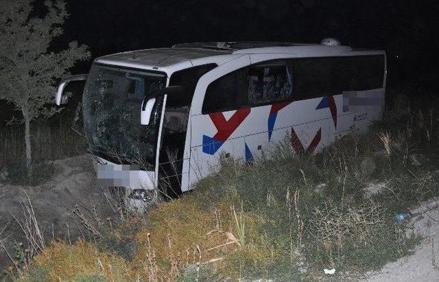 Konya’da Yolcu Otobüsü Kaza Yaptı: 22 Yaralı 1